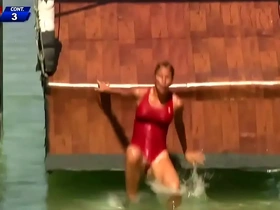 Natalia Valenzuela flaunts her curves in a sexy swimsuit